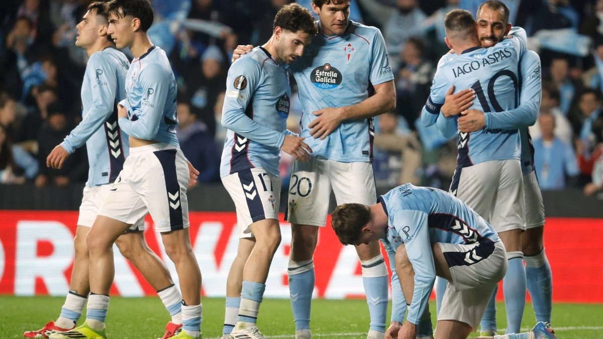 The Celta de Vigo players celebrate a goal in the Europa League.