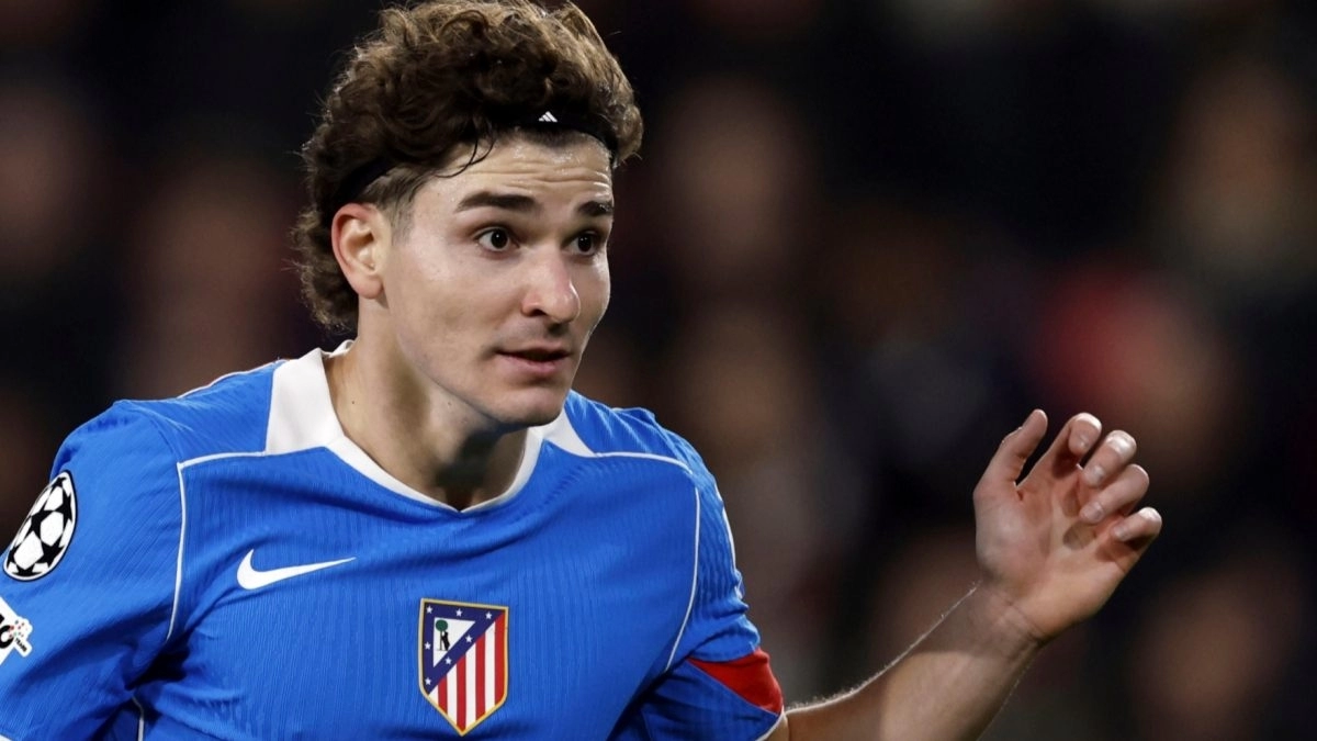 Julián Álvarez durante un partido con el Atlético de Madrid