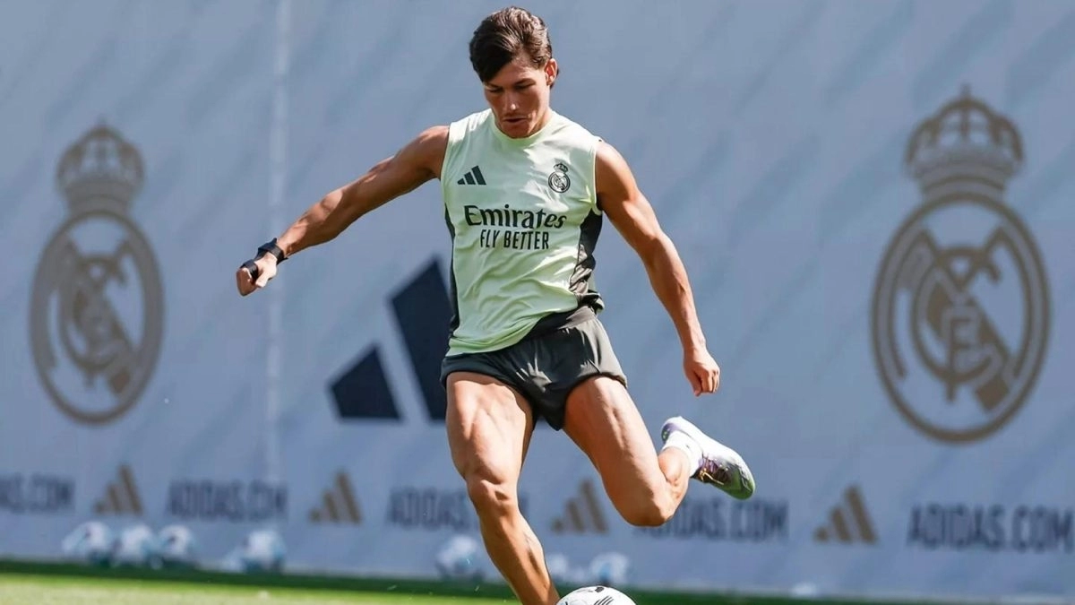 Fran García durante un entrenamiento con el Real Madrid
