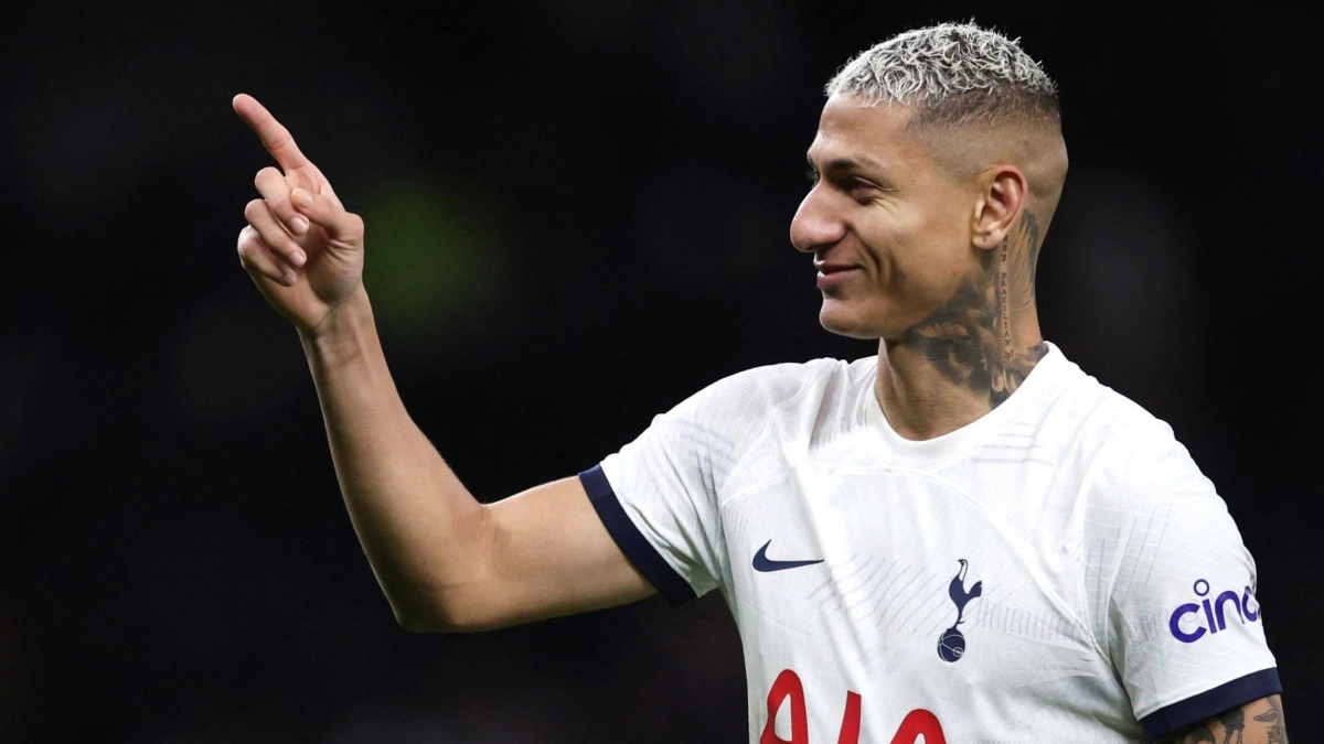 El Tottenham lanza una oferta de 85M€ por un delantero TOP | BBC