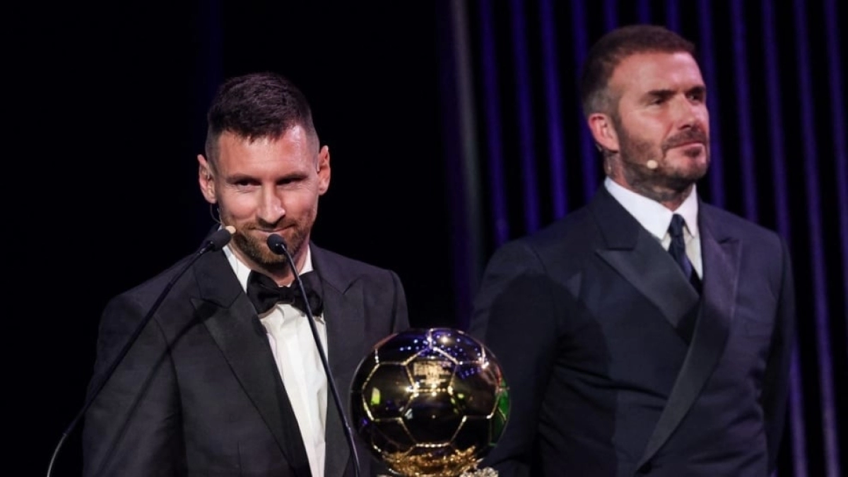Messi y Beckham, en el acto de entrega del Balón de Oro 2023 / AFP
