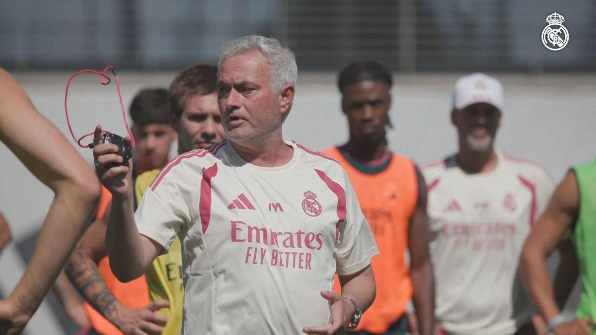 El Real Madrid prepara la salida de Mastantuono / RealMadrid.com