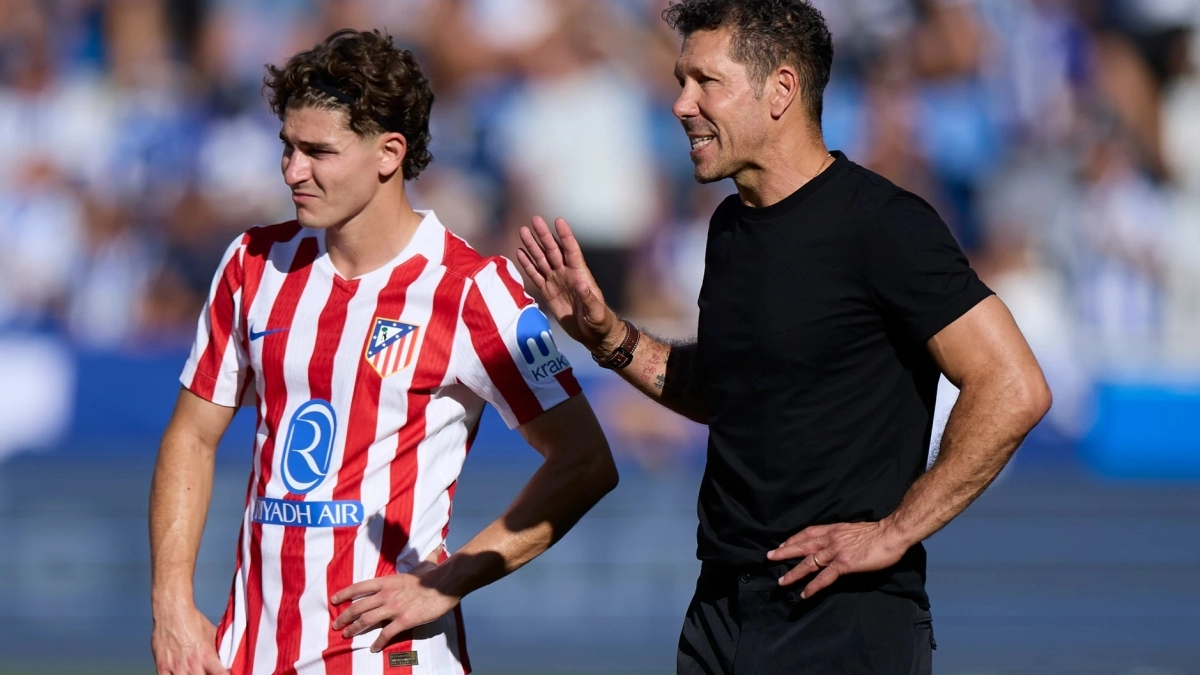 Cholo toma cartas sobre el futuro de Julián en el Atlético / La Razón