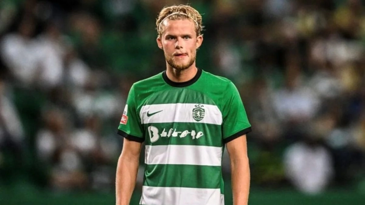Morten Hjulmand during a match with Sporting Portugal.