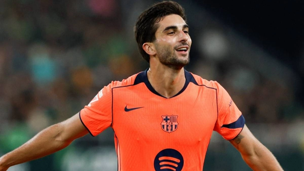 Ferran Torres celebra un gol anotado con el Barça