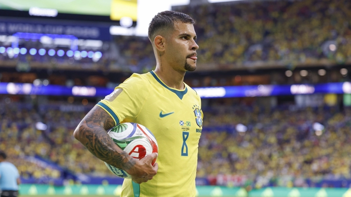 Bruno Guimarães pide salir del Newcastle