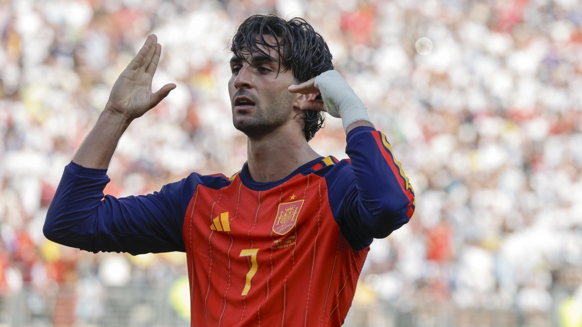 Ferran Torres celebra el gol en la final del Mundial / EFE