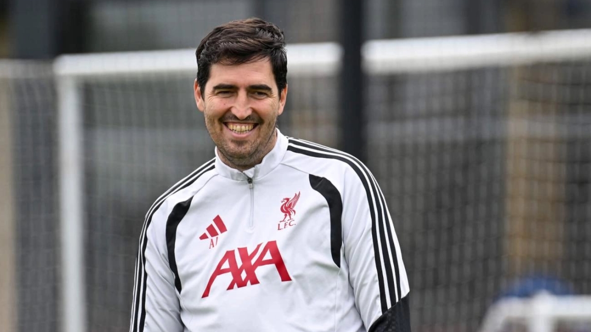 Iraola pide un nuevo fichaje al Liverpool