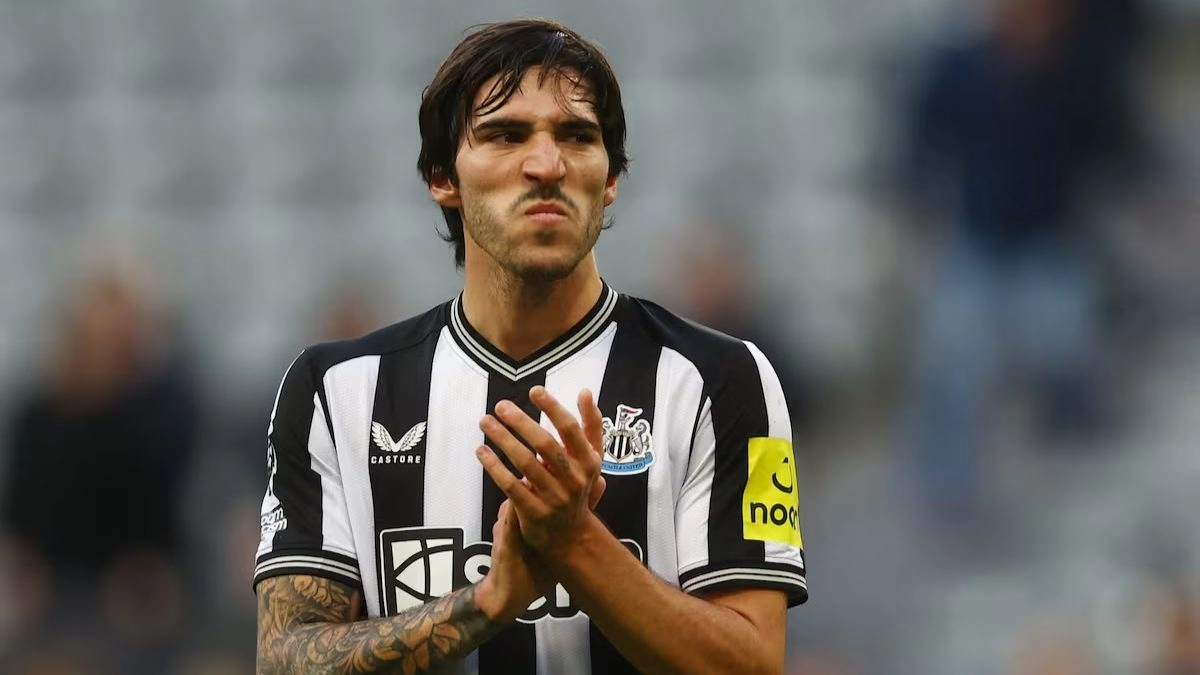 Sandro Tonali tras un partido con el Newcastle