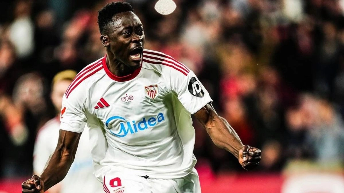 Akor Adams celebra un gol anotado con el Sevilla