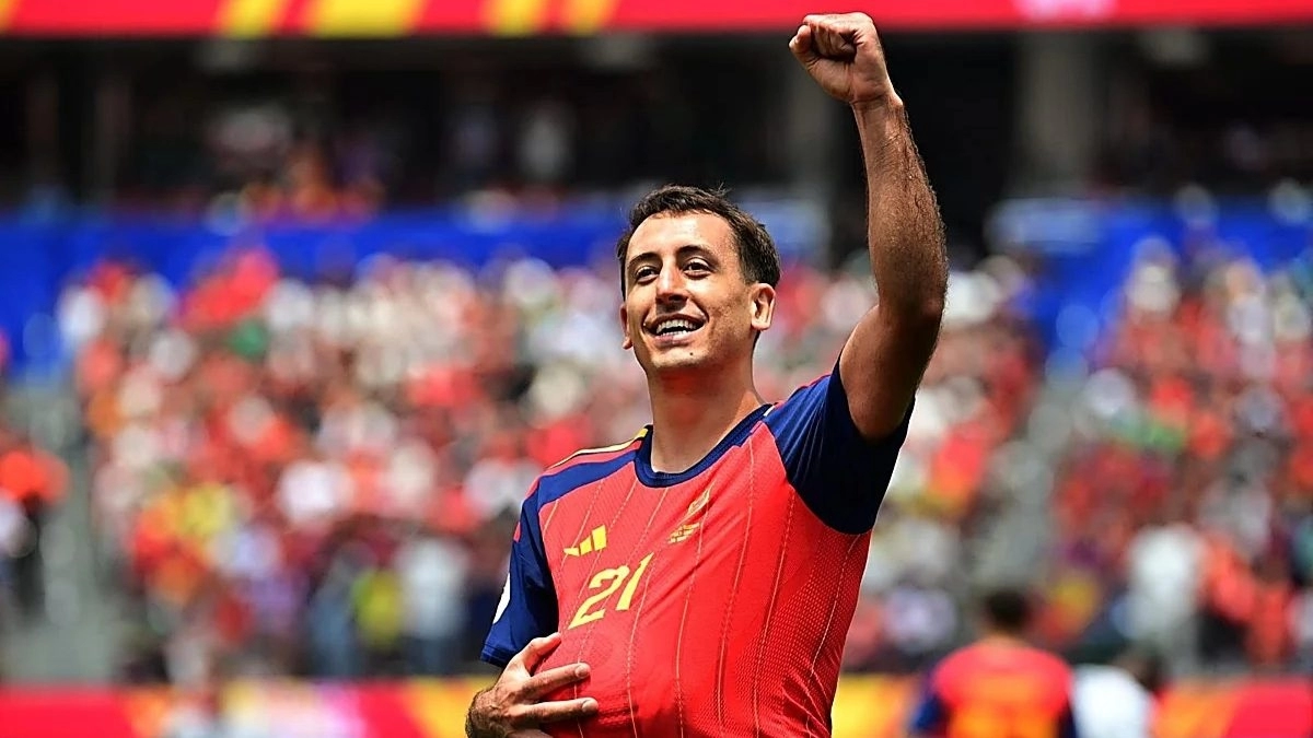 Mikel Oyarzabal celebra un gol anotado con España en el Mundial 2026