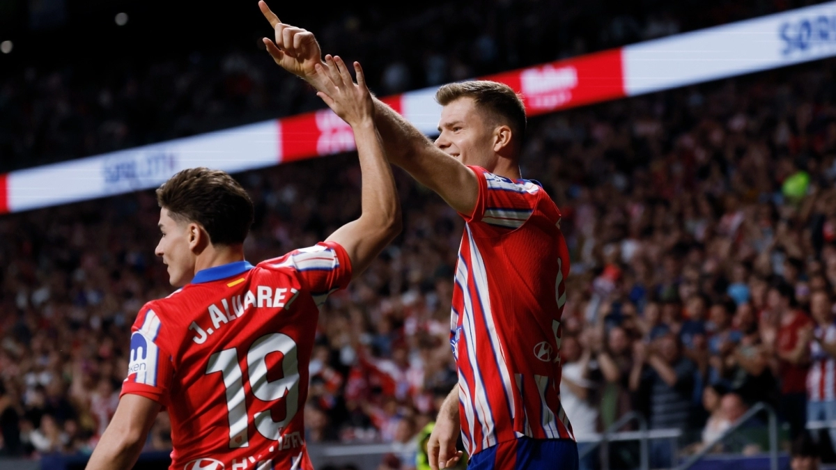 El Atlético busca sustituto para Julián Álvarez y Alexander Sorloth / Marca