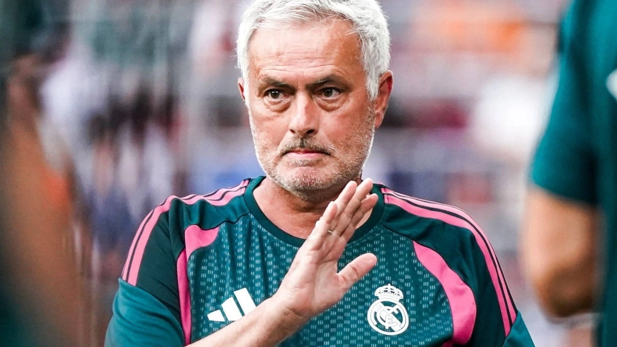 Mourinho quiere fuera a 3 jugadores / Eldesmarque