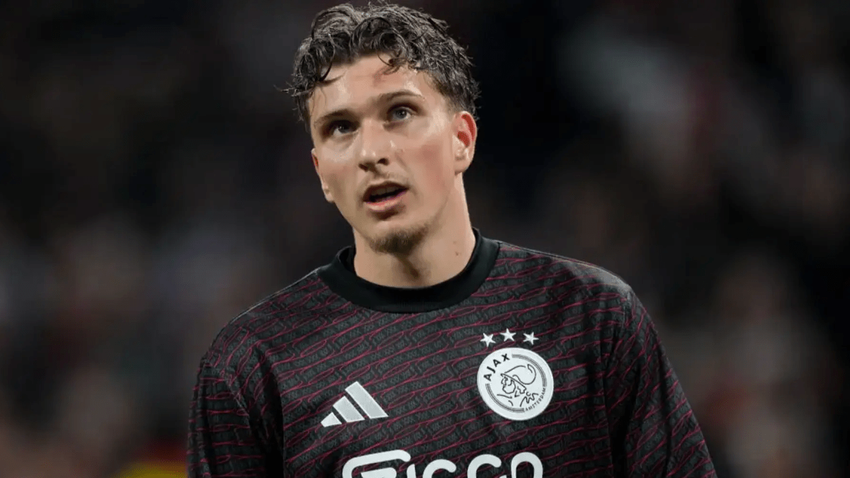 El PSG presenta una oferta de 45M€ por Mika Godts