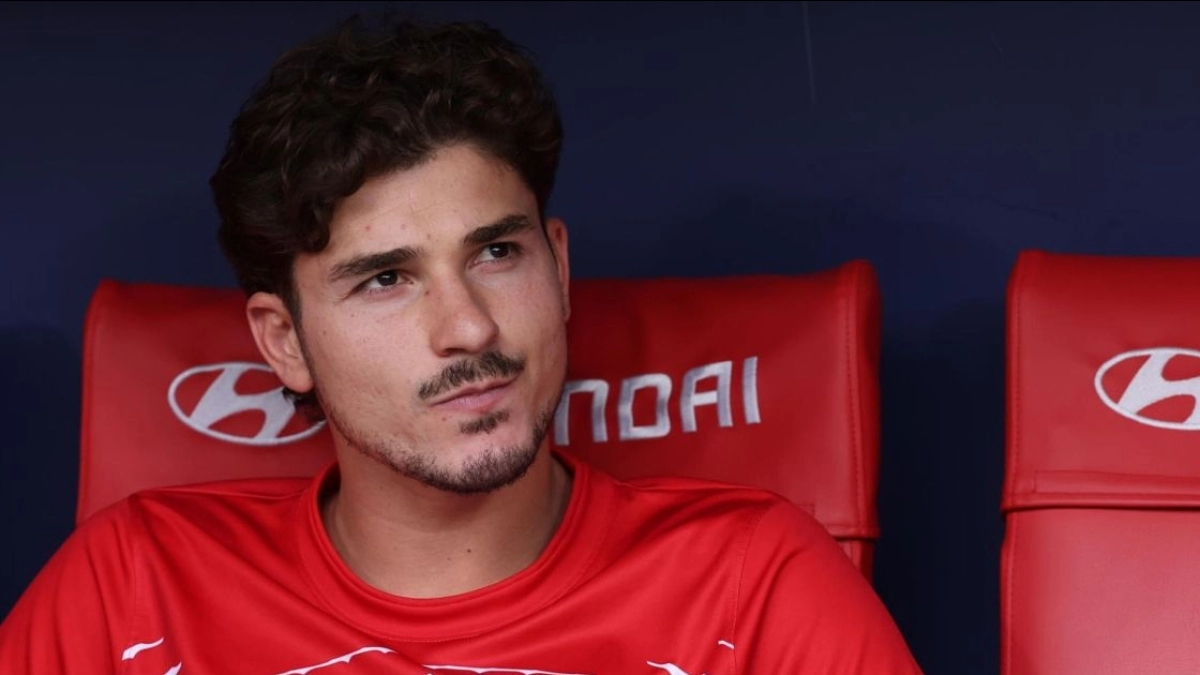 Julián Álvarez, en el banquillo en el partido entre Atlético y Villarreal / EFE