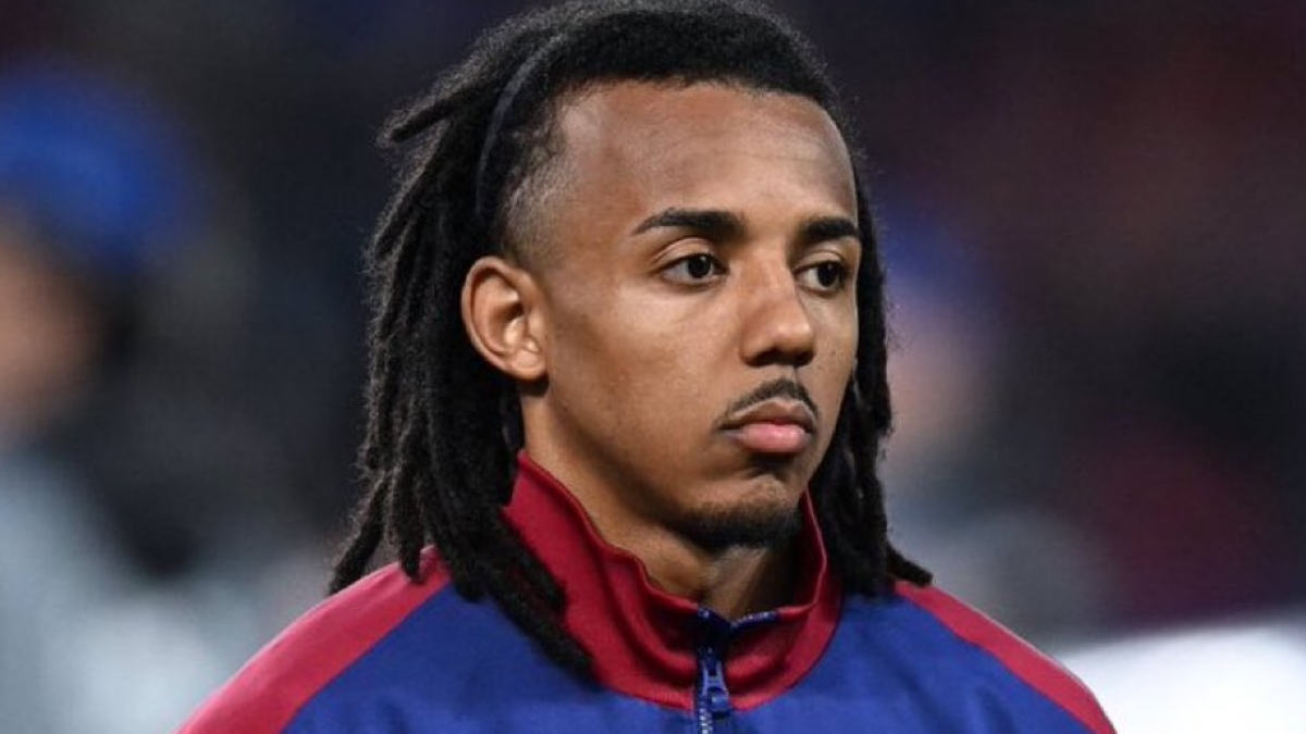 Koundé podría dejar el FC Barcelona por desacuerdos con Hansi Flick