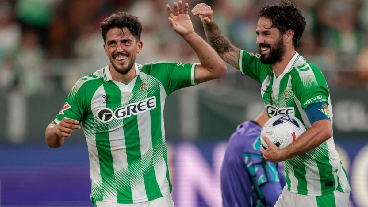Real Betis wants a forward valued at €22M to play in the Champions League.