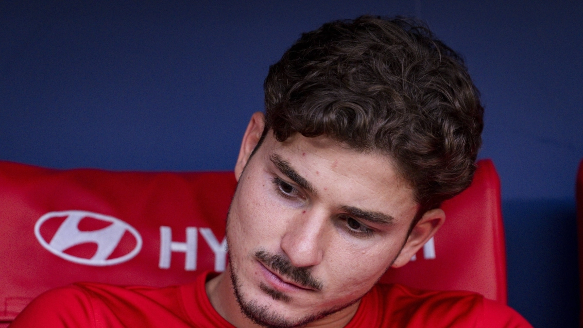Julián Álvarez, en el banquillo del Metropolitano / Cordon Press