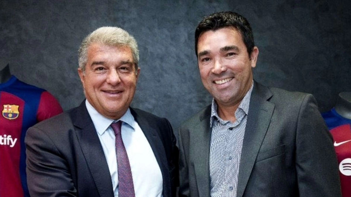 Deco sigue a Javi Guerra / Goal