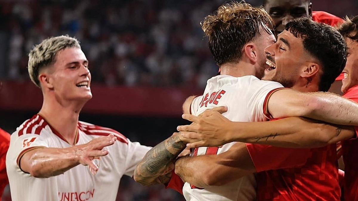 El Sevilla tiene un agujero de 22 millones / ABC