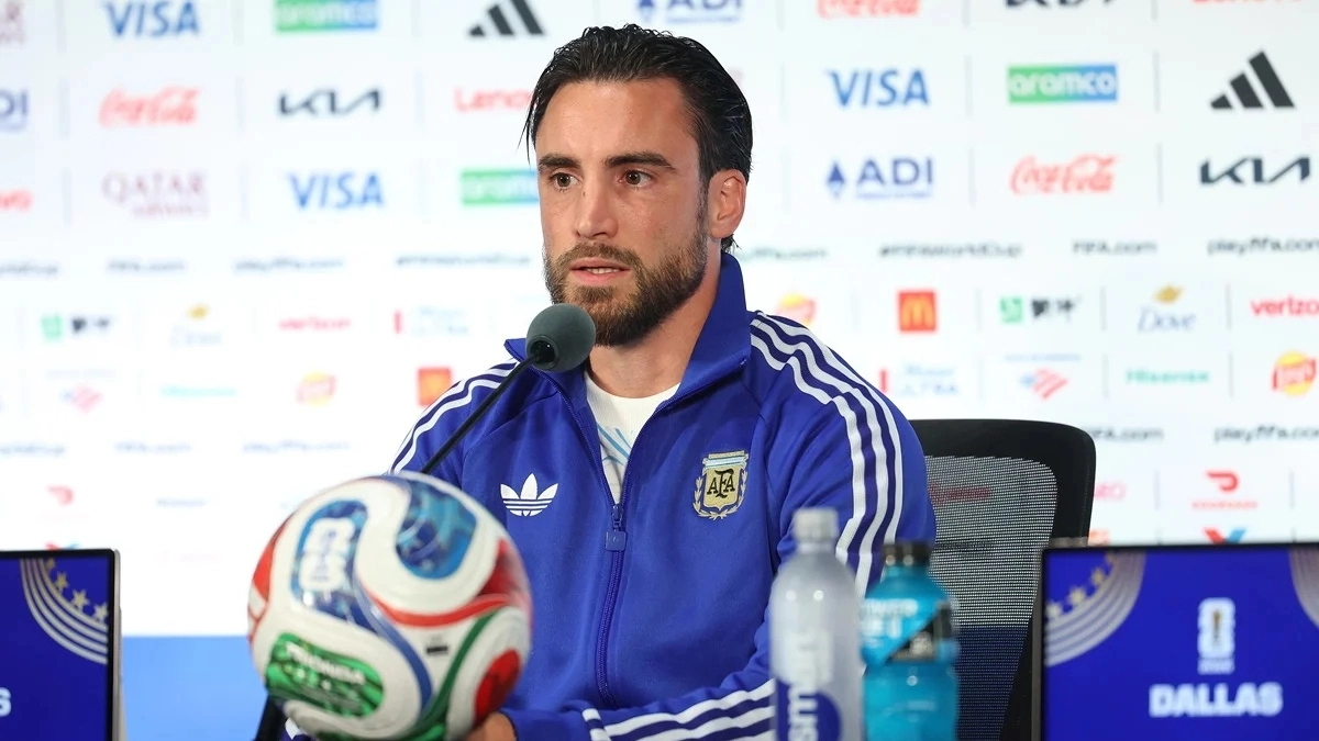 Tagliafico apareció por sorpresa en las últimas horas del mercado / Vermouth deportivo