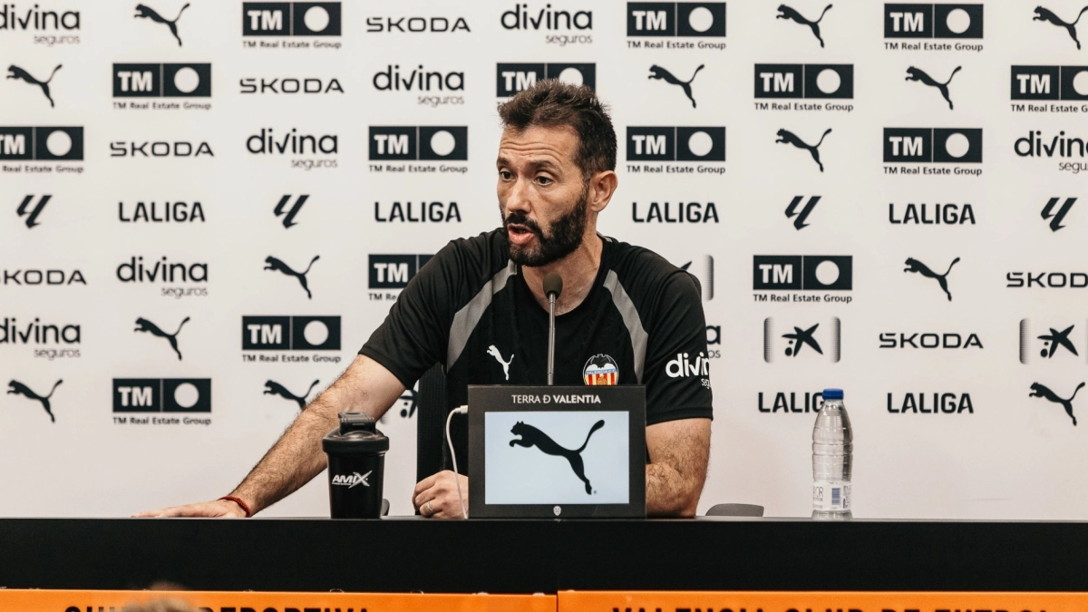 Íñigo Pérez se tambalea en el Villarreal / Valenciacf.com