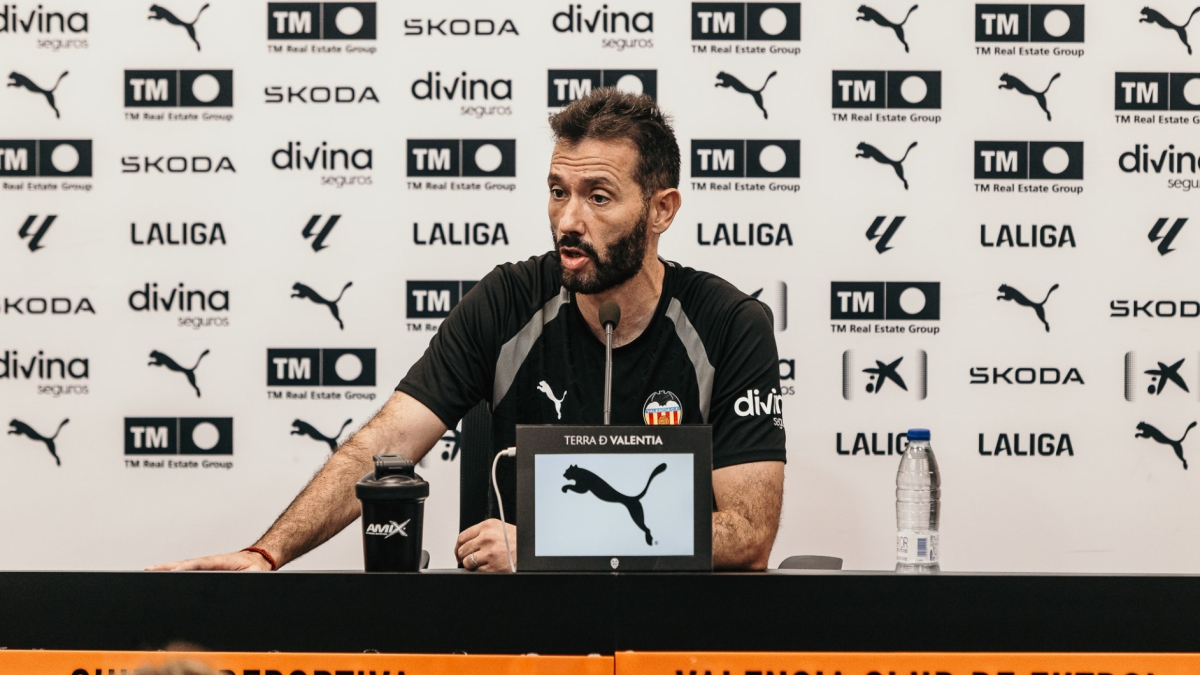 Íñigo Pérez enfrenta presión tras mal inicio con el Villarreal