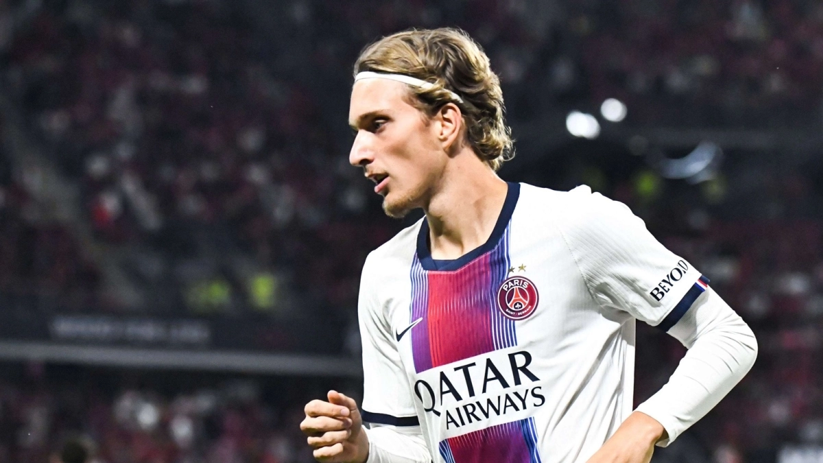 Mika Godts no encaja en el PSG / Goal