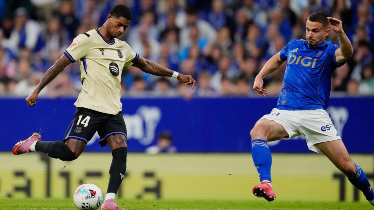 FC Barcelona y Real Oviedo se enfrentan en el Carlos Tartiere / EFE
