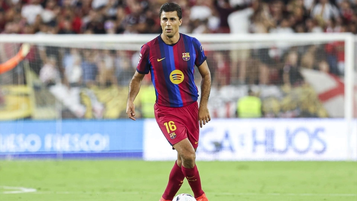 Rodri, en el partido del Barcelona contra el Sevilla / EFE