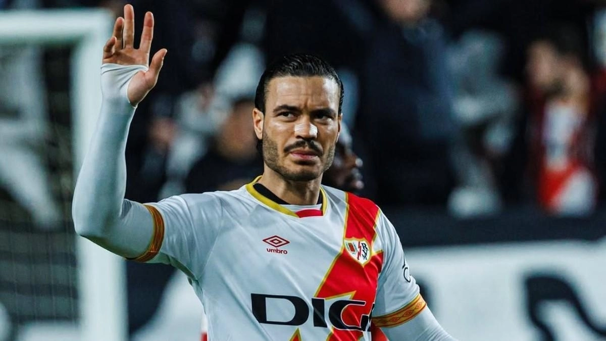 Raúl de Tomás ha sido inscrito con el Rayo Vallecano / EFE