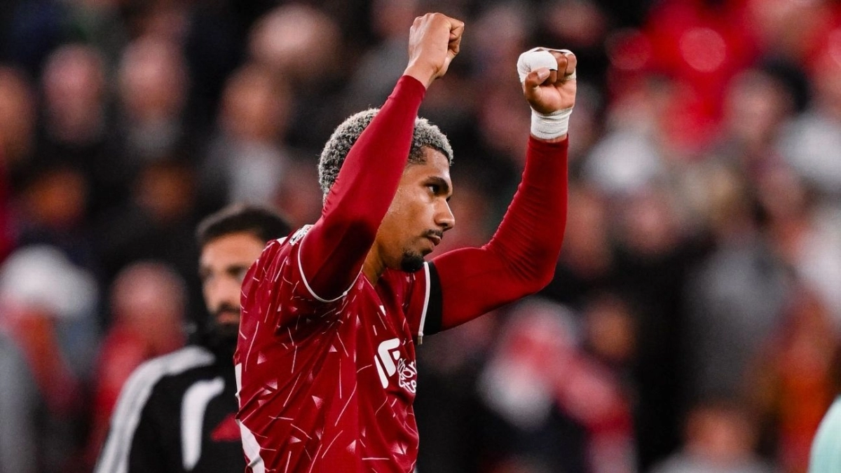 Ronald Araujo, con la camiseta del Liverpool / LFC