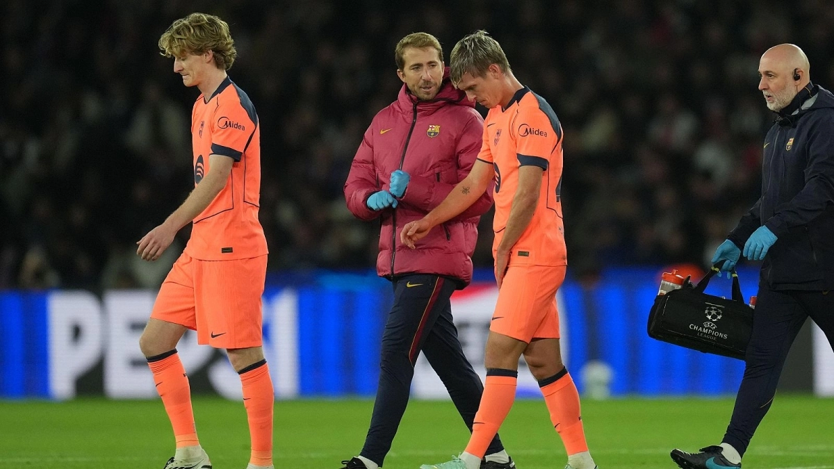 Dani Olmo cayó lesionado contra el PSG / AP