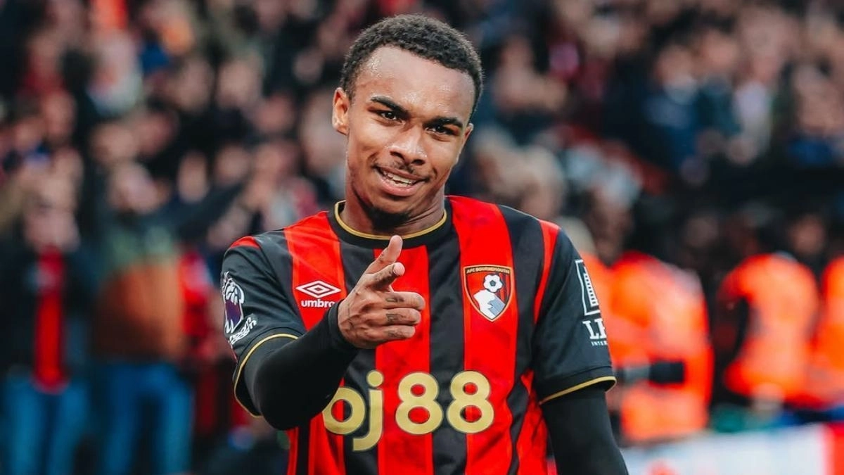 Eli Junior Kroupi, jugador del Bournemouth / X
