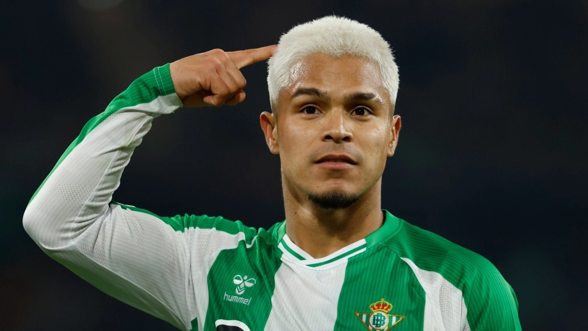 El Betis elige al sustituto del Cucho Hernández