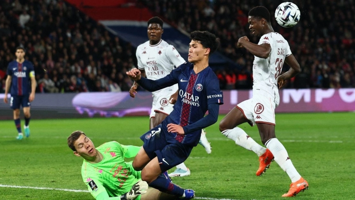 Dro levanta celos en el PSG / La Voz de Galicia