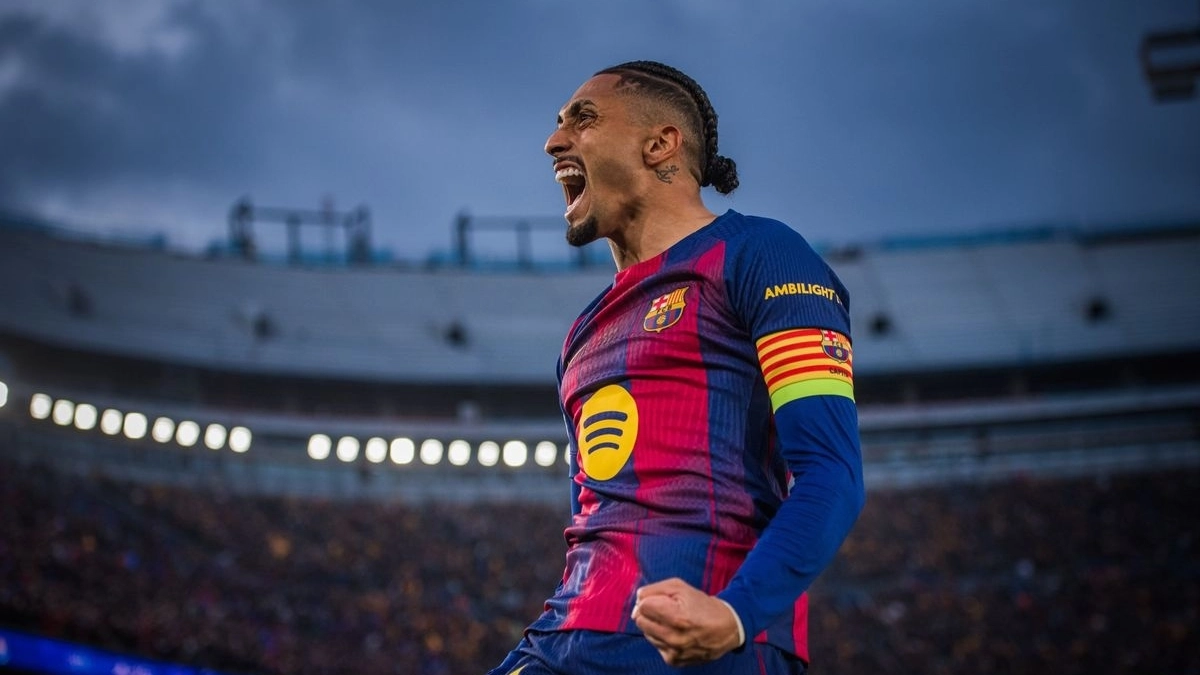 Fabrizio Romano lo confirma: Raphinha renovado / FCBarcelona.com