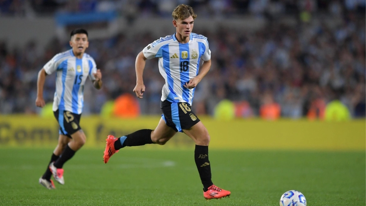 Nico Paz, con la selección argentina / Getty Images
