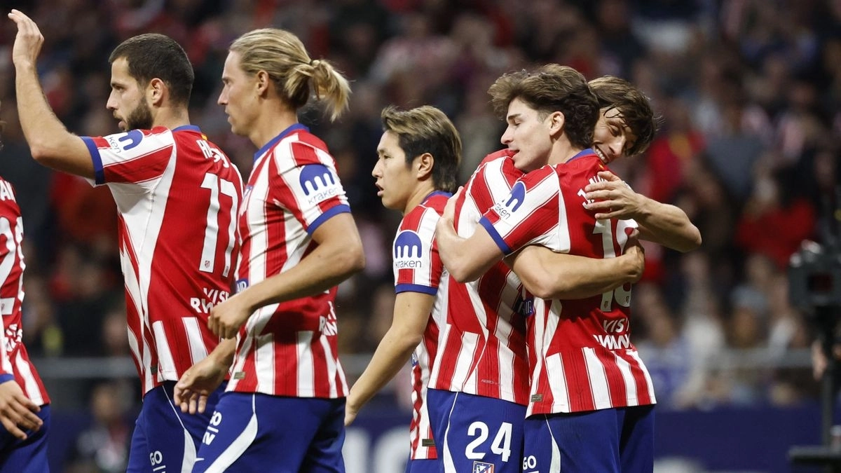 Los jugadores del Atlético celebran el gol de Julián contra el Dépor / Getty Images