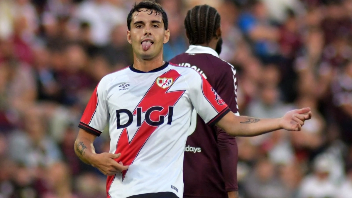 Sergio Camello acaba contrato en 2027 / Rayo Vallecano