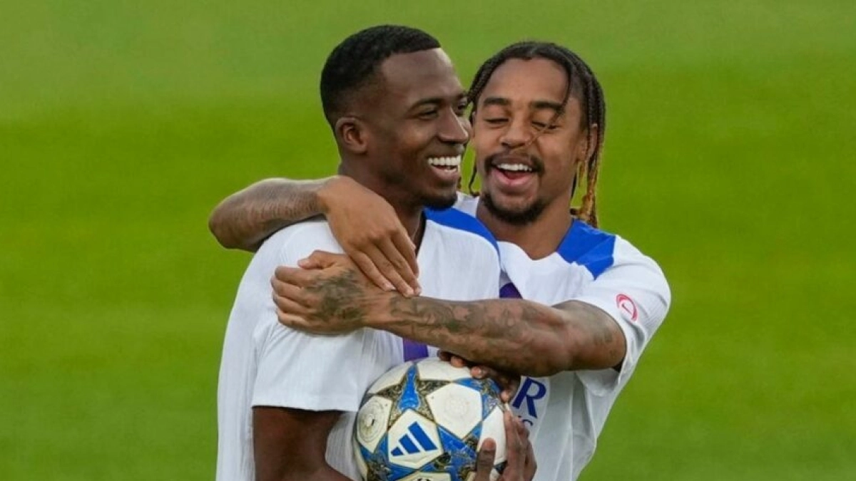 William Pacho objetivo del FC Barcelona