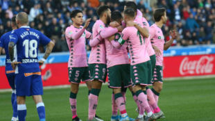 El Deportivo Alavés quiere a un futbolista del Real Betis "Foto: Marca"