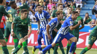 El Alavés quiere llevarse a más de un futbolista del Real Betis "Foto: El Correo"