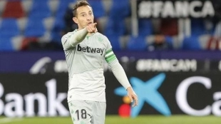 Andrés Guardado no saldrá a la MLS… de momento. Foto: EstadioDeportivo