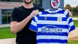 El Reading oficializó el fichaje de Andy Carroll "Foto: Daily Star"