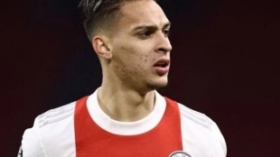 Dani Alves recomienda a Antony que fiche por el Barça