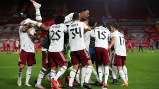 El Barça intentó el fichaje de un lateral del Arsenal antes de la llegada de Dest