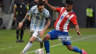 River Plate y Cádiz pujan por Arzamendia. Foto: Getty