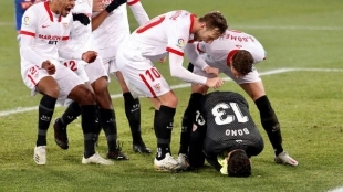 Bono se sienta en la mesa de Courtois, Ter Stegen y Oblak. Foto: Diario de Navarra