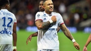 Lucien Favre pide a Memphis Depay si sale Jadon Sancho. Foto: BeSoccer